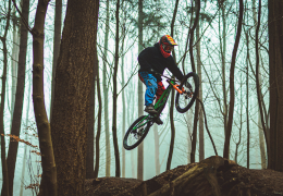 Hardtail vs full suspension – co wybrać i na co uważać przy zakupie?